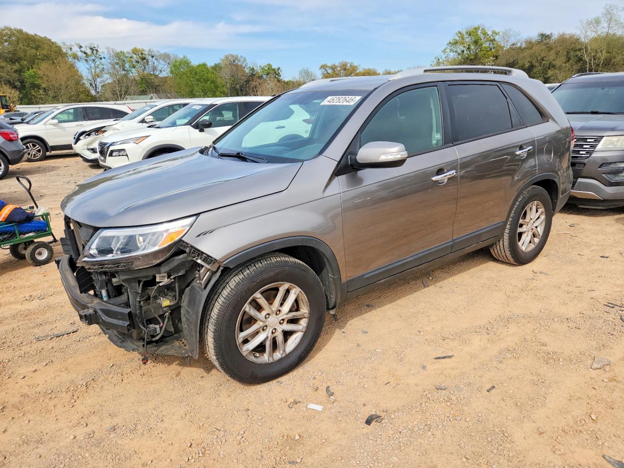 Salvage Kia Sorento Image