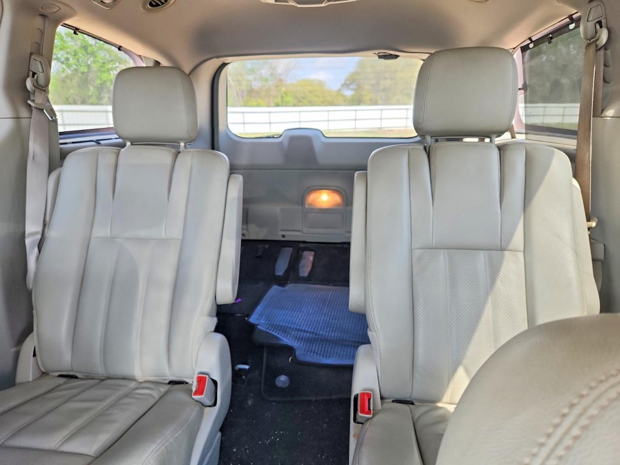 Chrysler Town & Country Touring L