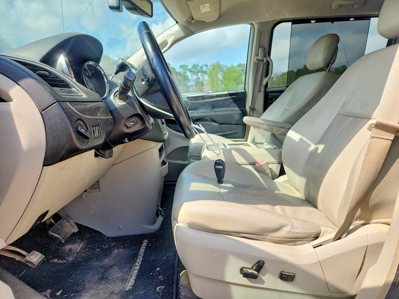 Chrysler Town & Country Touring L