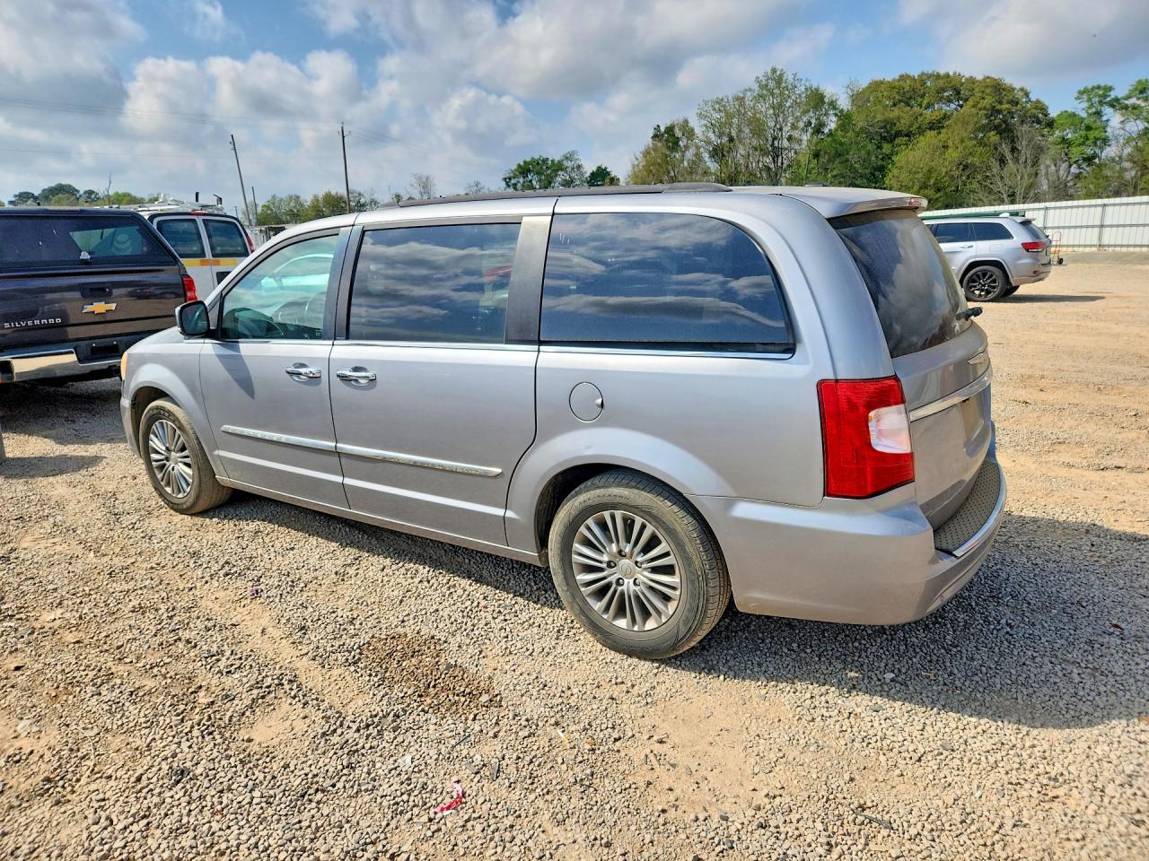 Chrysler Town & Country Touring L