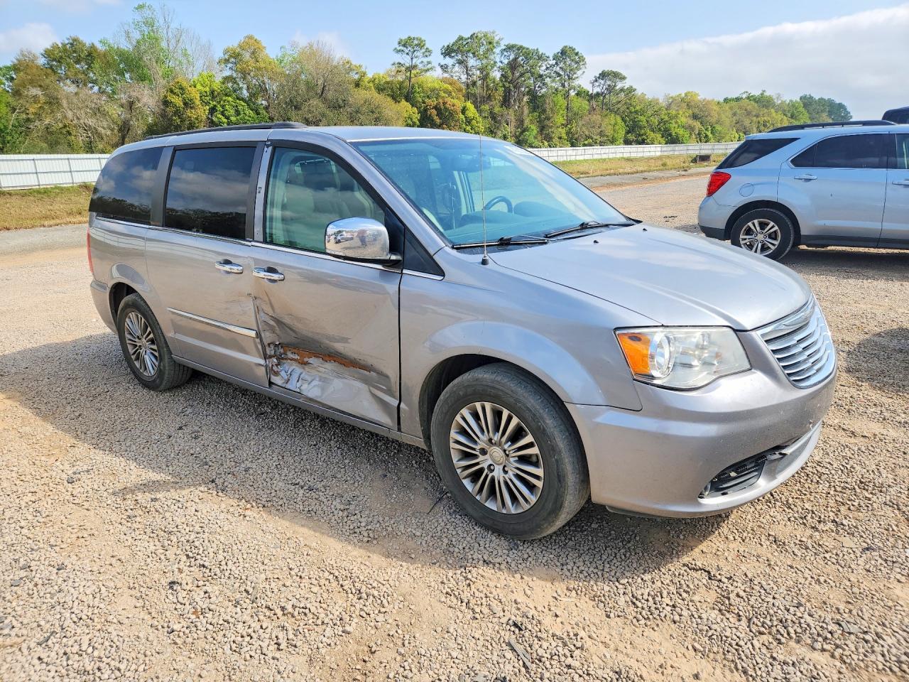 Chrysler Town & Country Touring L