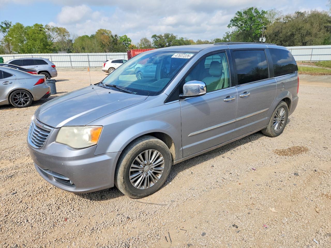Salvage Chrysler Town & Country Image