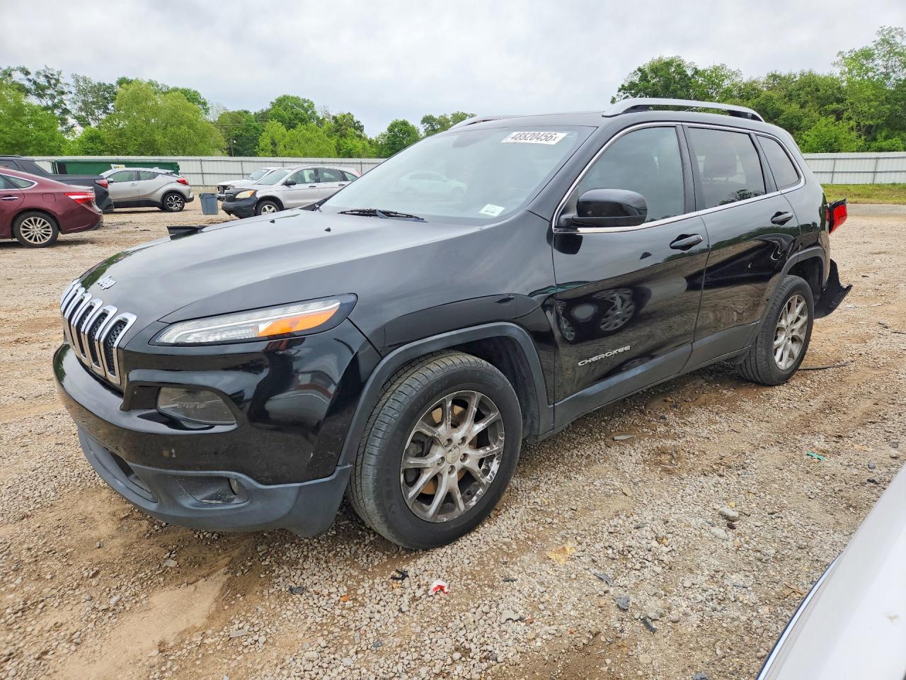 Salvage Jeep Cherokee Image