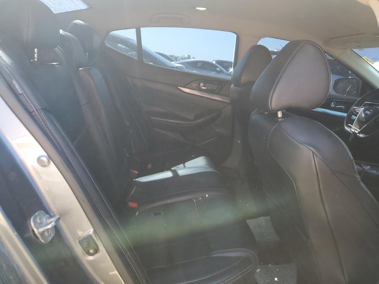 Nissan Maxima Sv