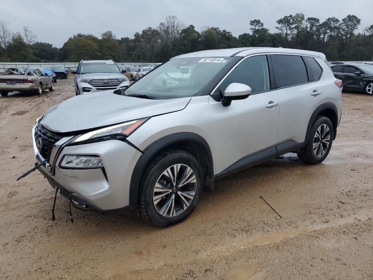 Salvage Nissan Rogue Image