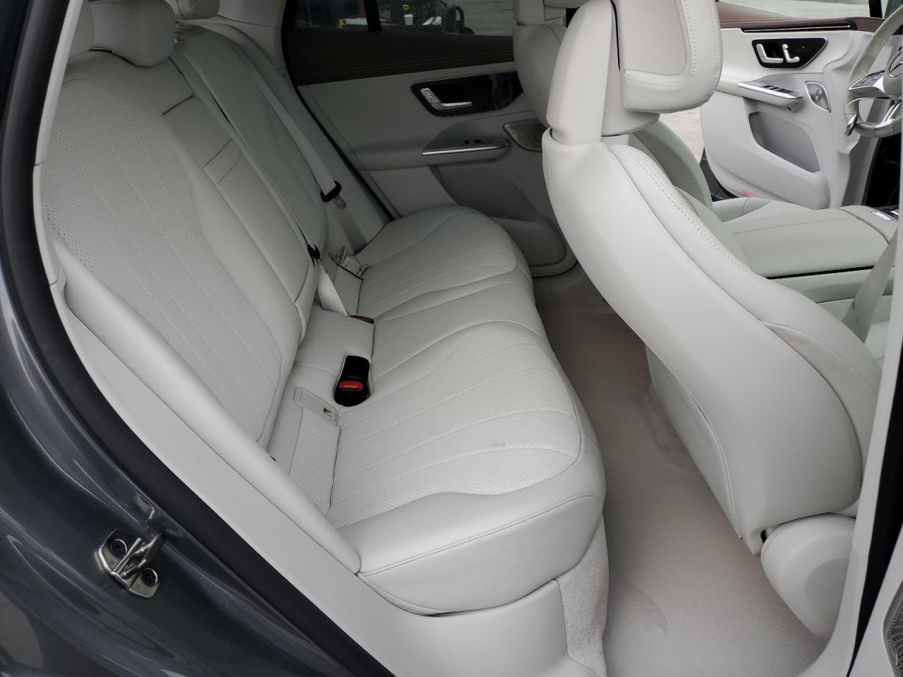 Mercedes-Benz EQE 350 4matic