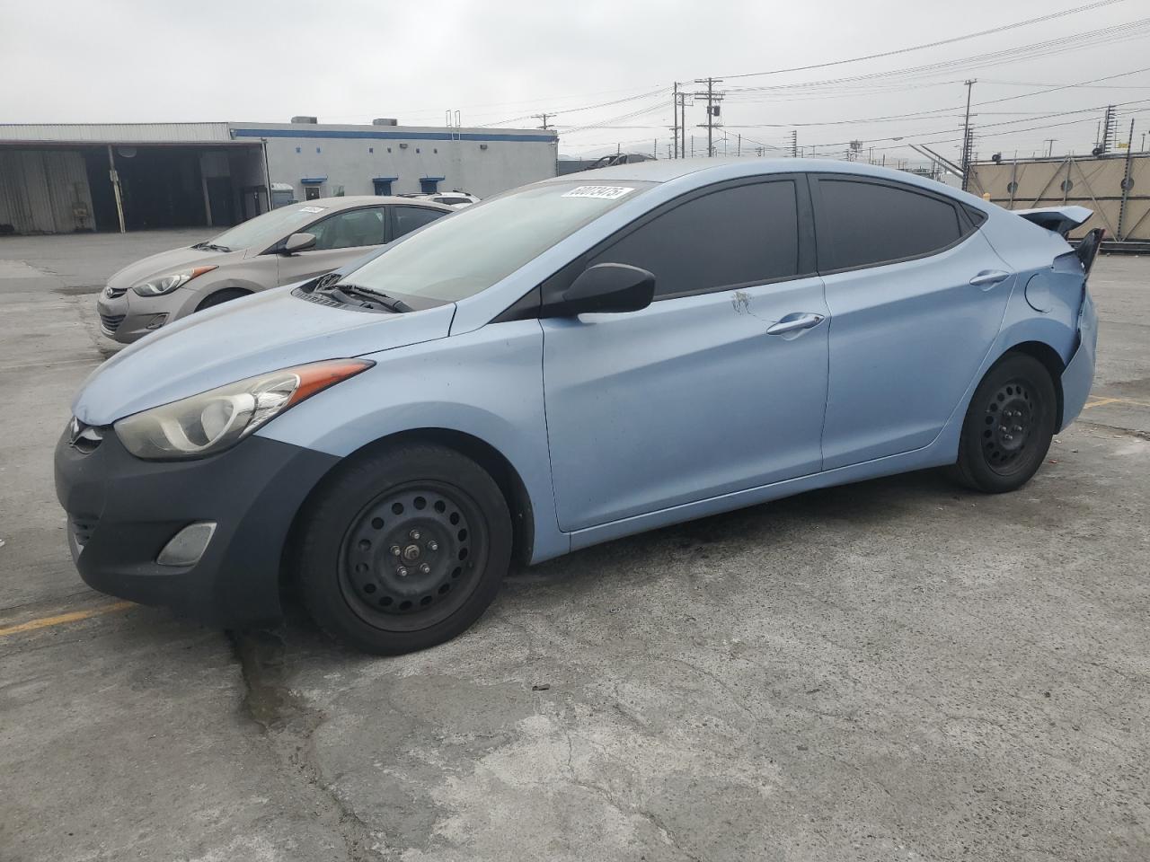 Salvage Hyundai ELANTRA Image