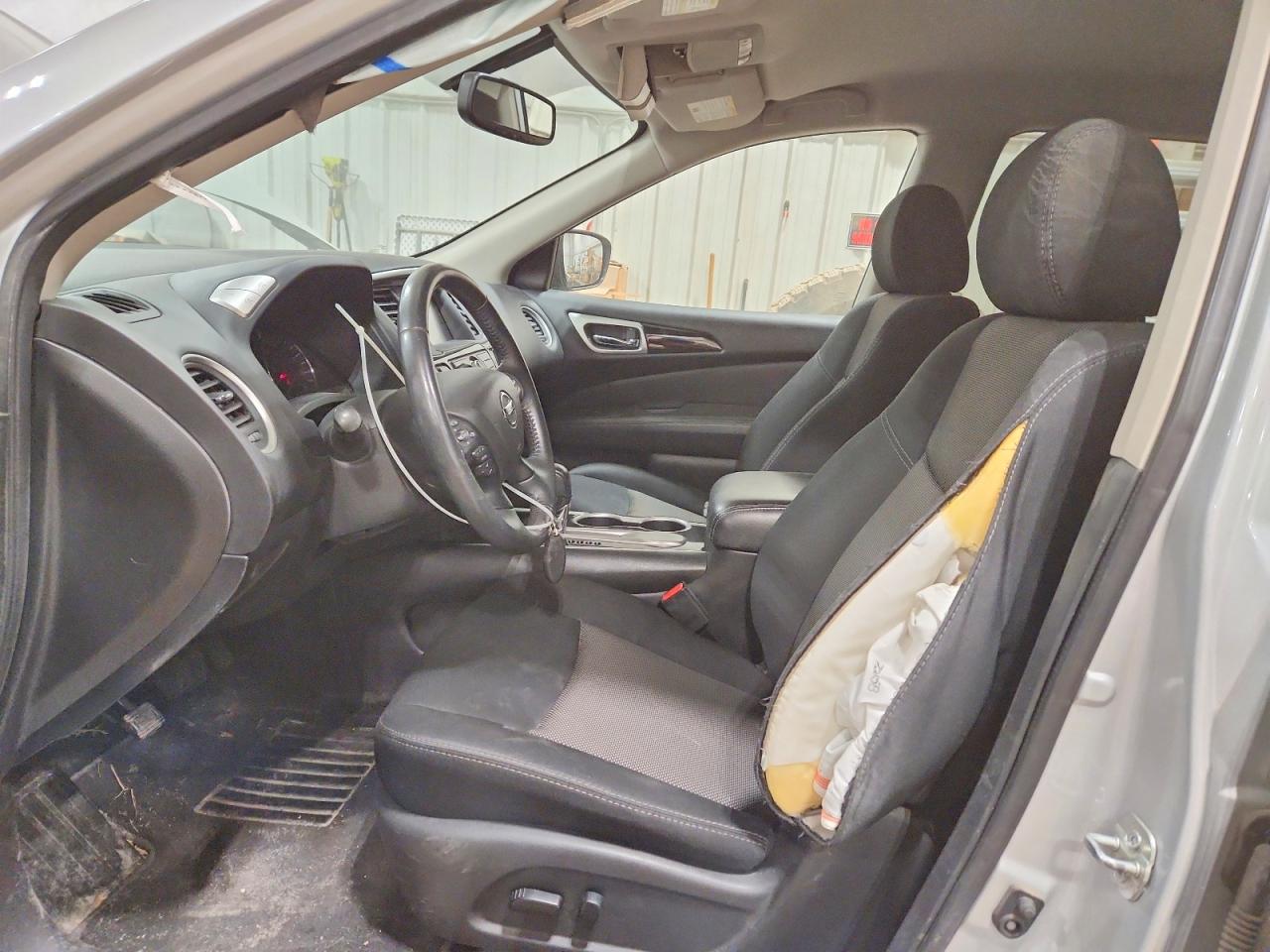 Nissan Pathfinder Sv