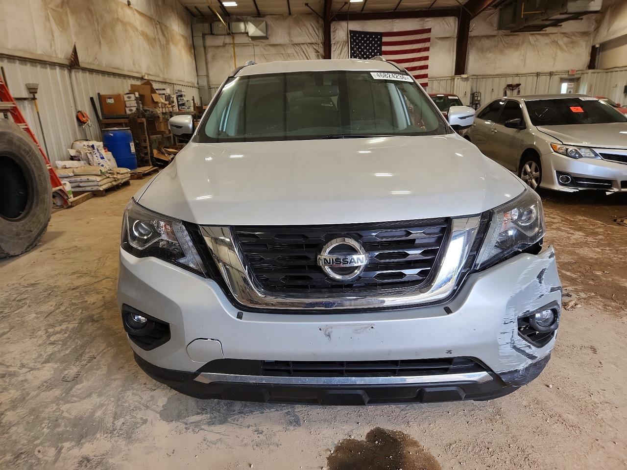Nissan Pathfinder Sv