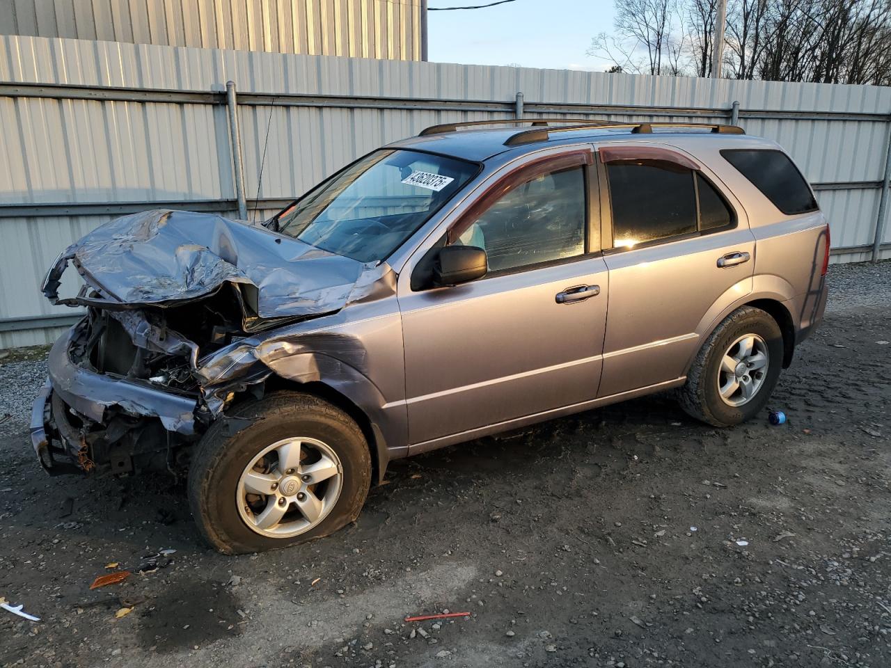 Salvage Kia Sorento Image