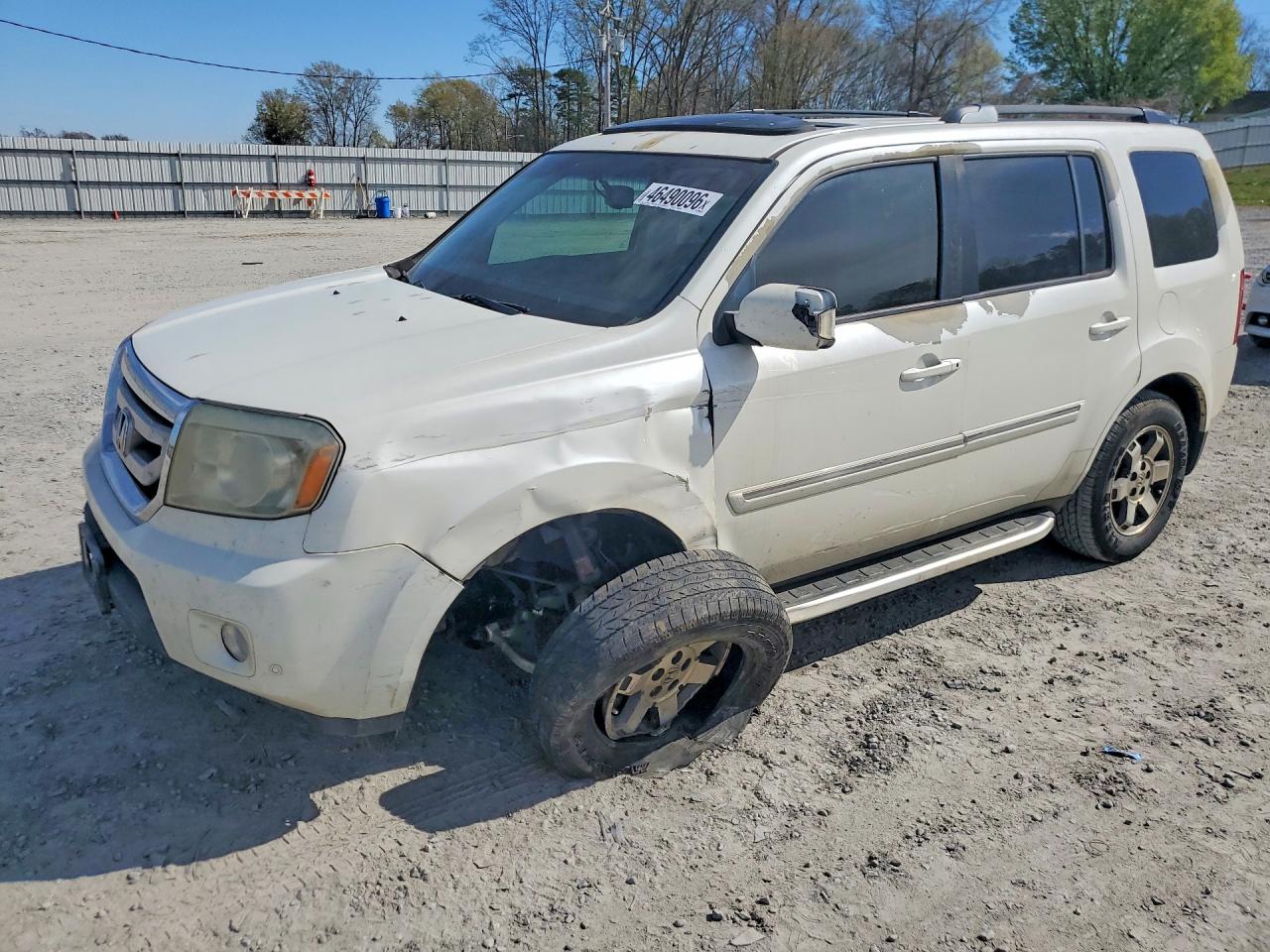 Salvage Honda Pilot Image
