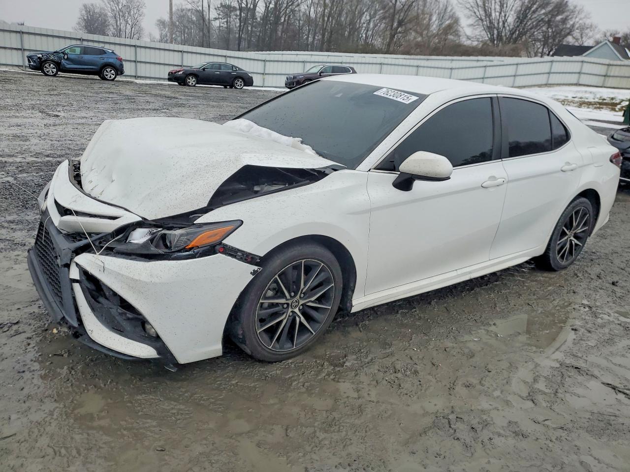 Salvage Toyota Camry Image
