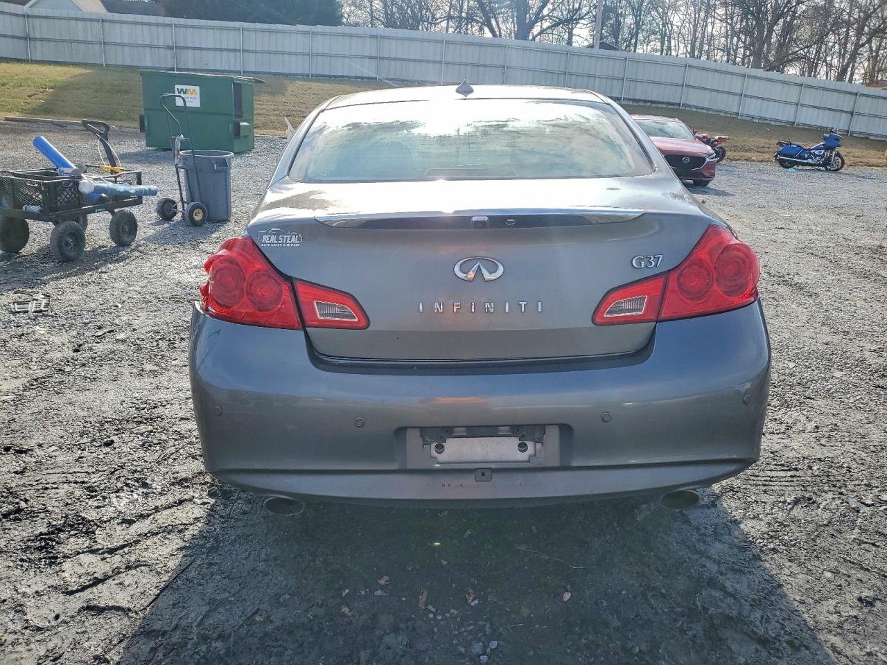 INFINITI G37 Journey