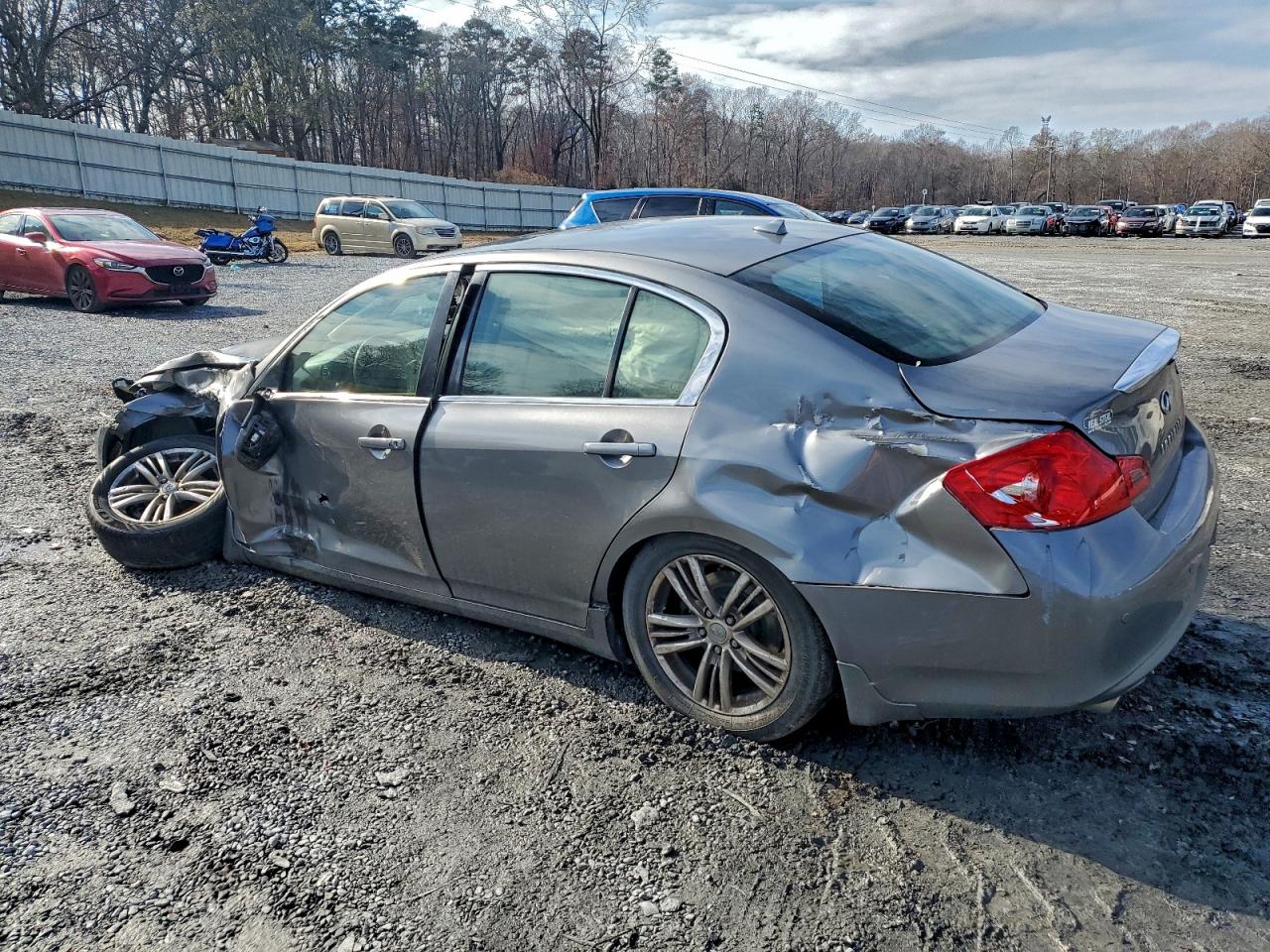 INFINITI G37 Journey