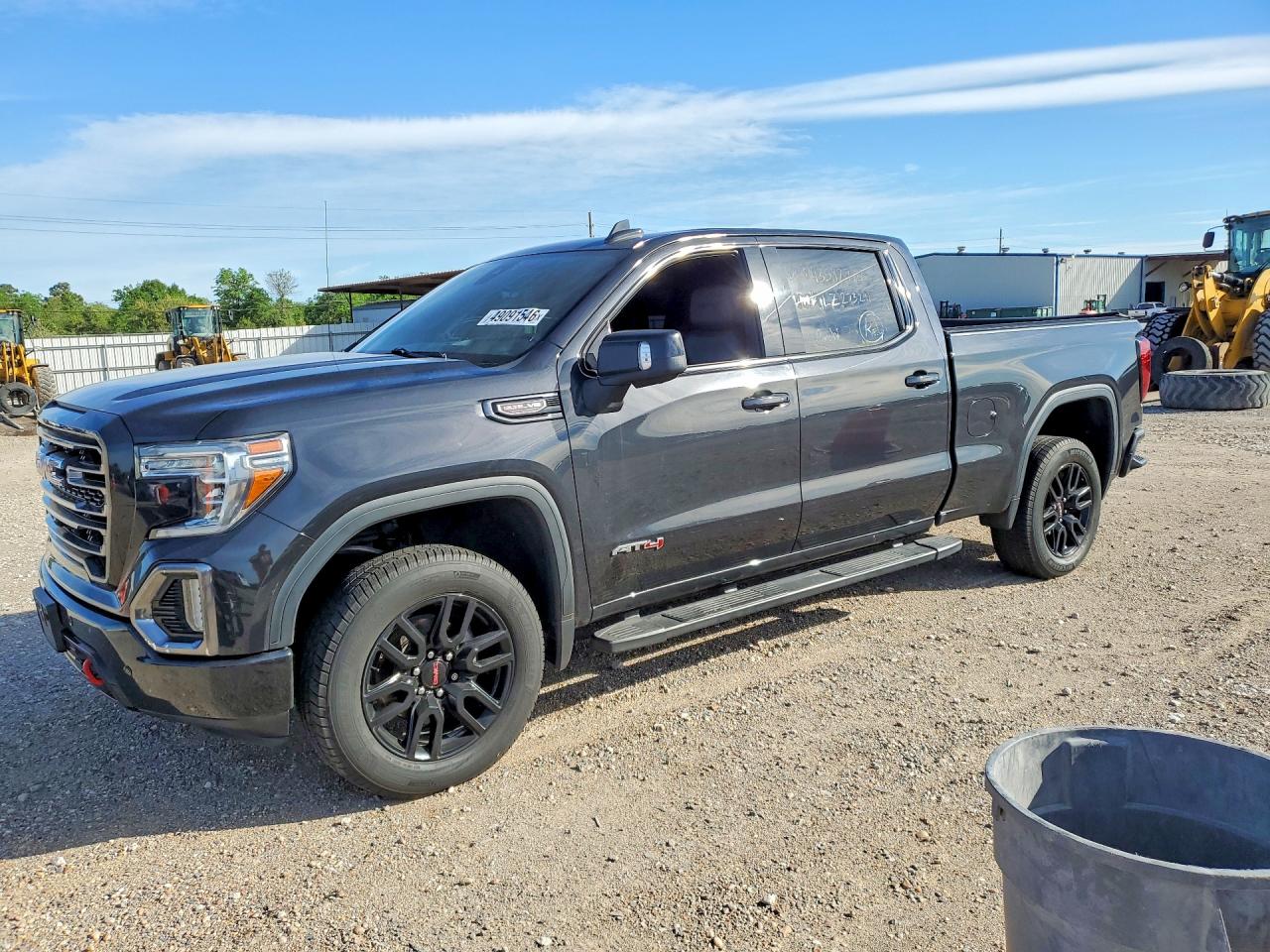 Salvage GMC Sierra Image