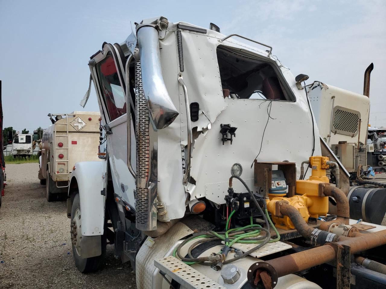 Freightliner 122sd