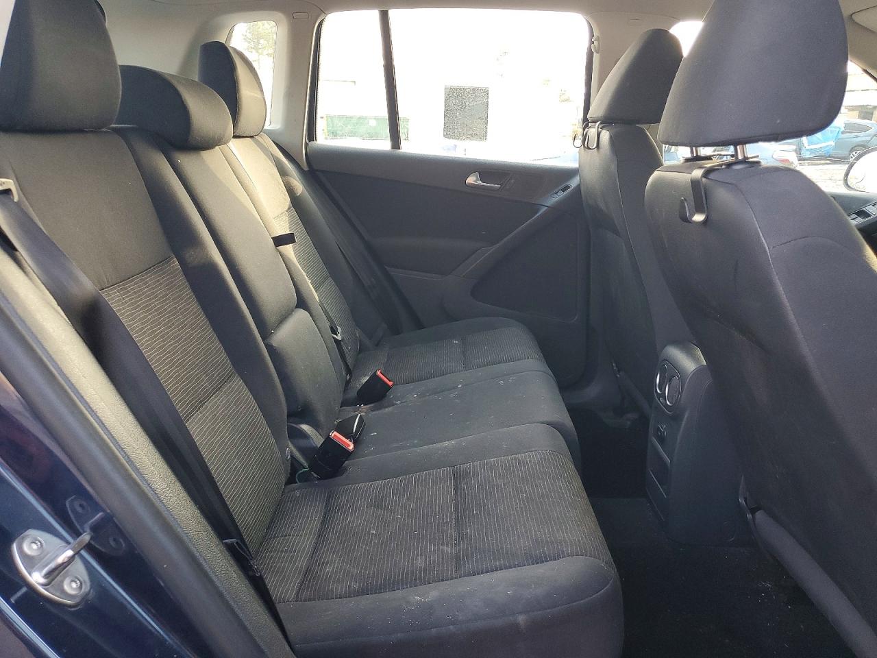 Volkswagen Tiguan S