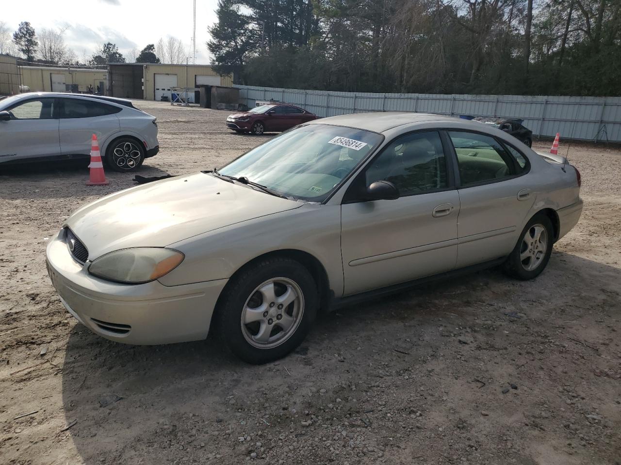 Salvage Ford Taurus Image