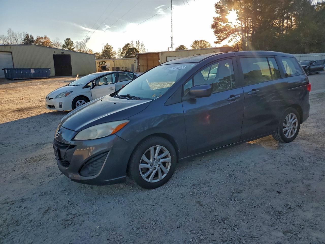 Salvage Mazda 5 Image