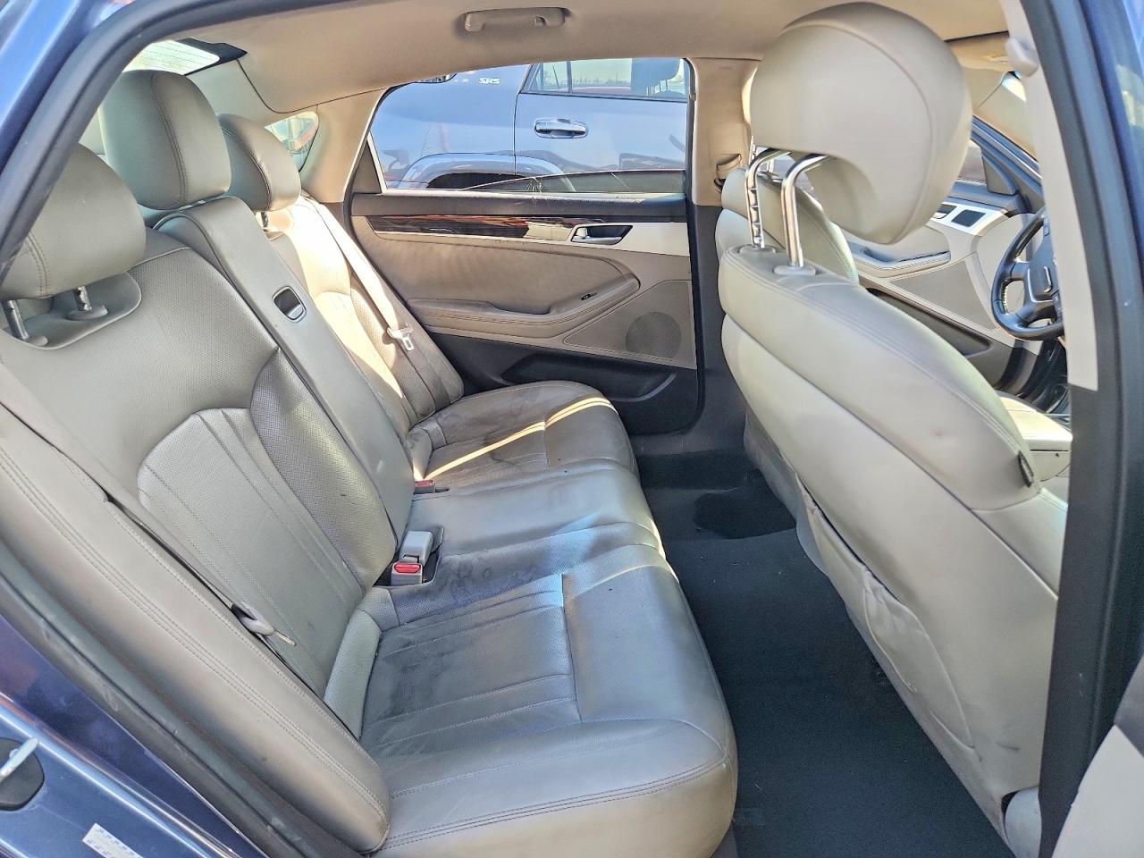 Hyundai Genesis 3.8l