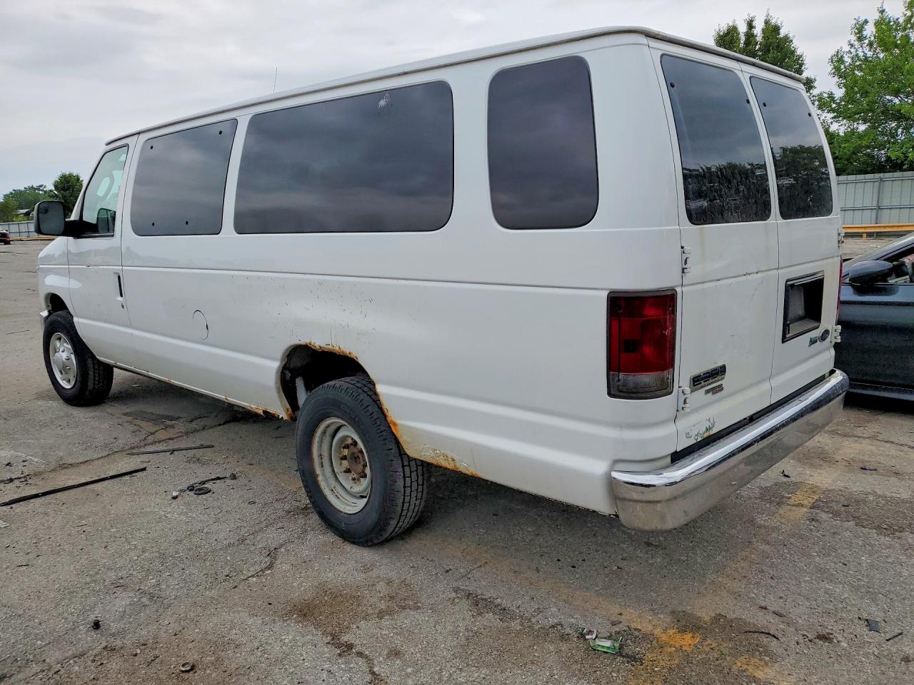 Ford Econoline E350 Super Duty Wagon