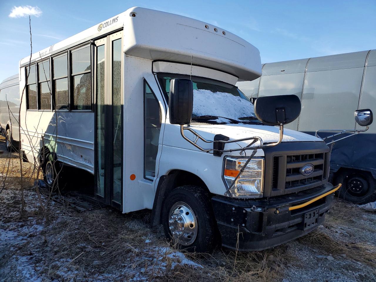 Ford Econoline E350 Super Duty Cutaway Van
