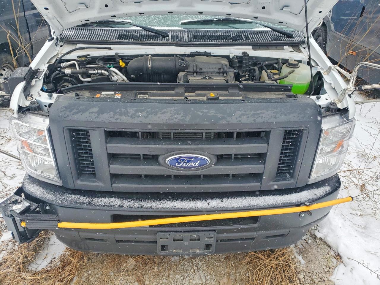 Ford Econoline E350 Super Duty Cutaway Van
