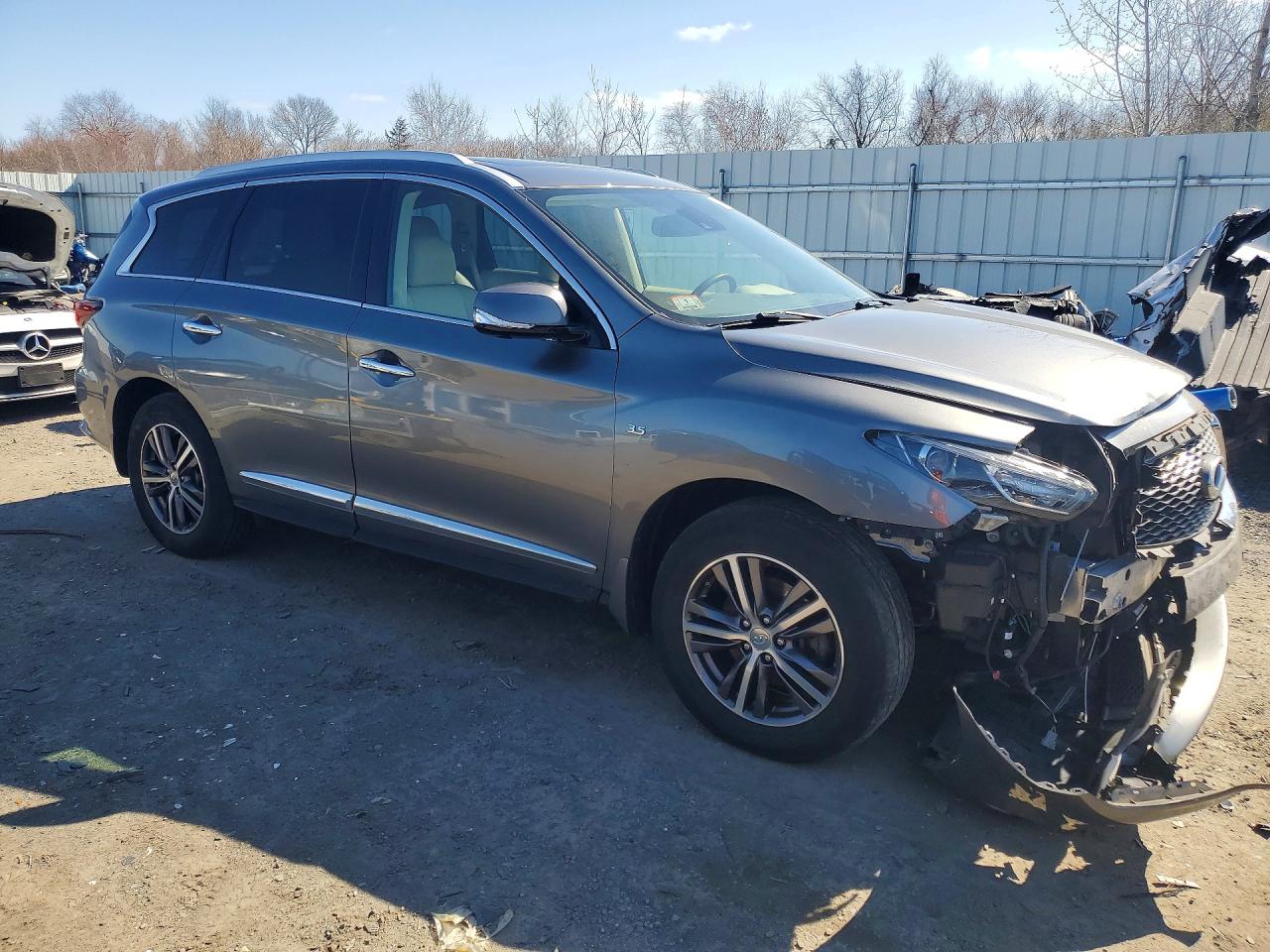 INFINITI Qx Luxe