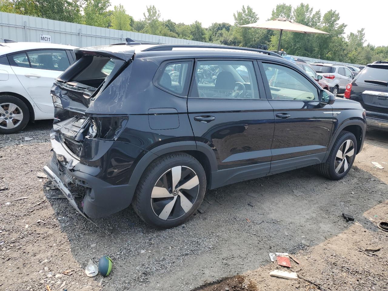 Volkswagen Taos S