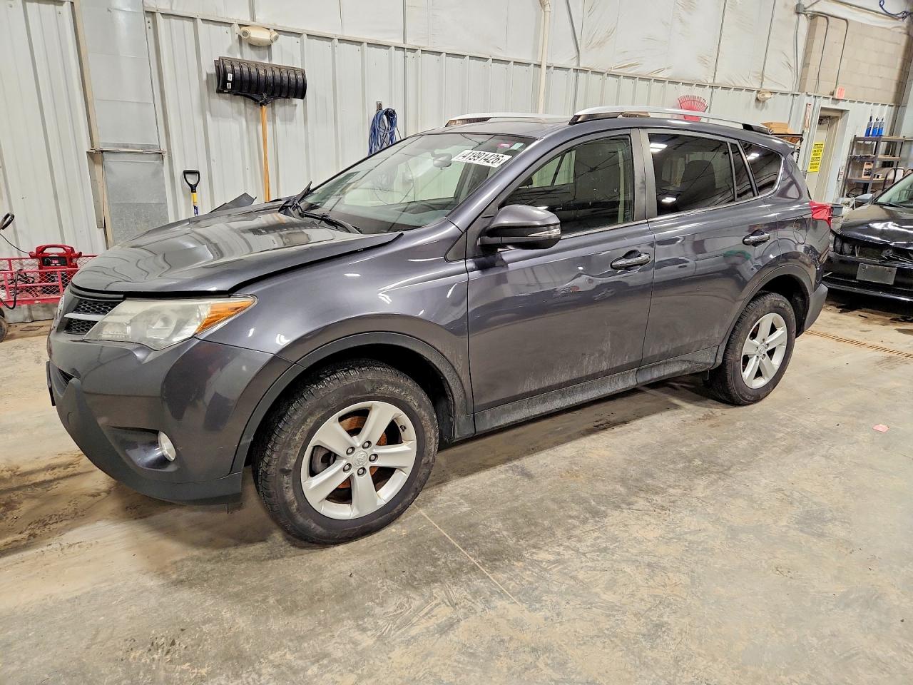 Salvage Toyota RAV4 Image