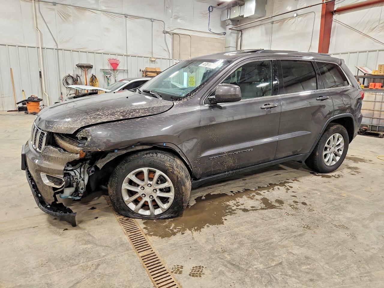 Salvage Jeep Cherokee Image