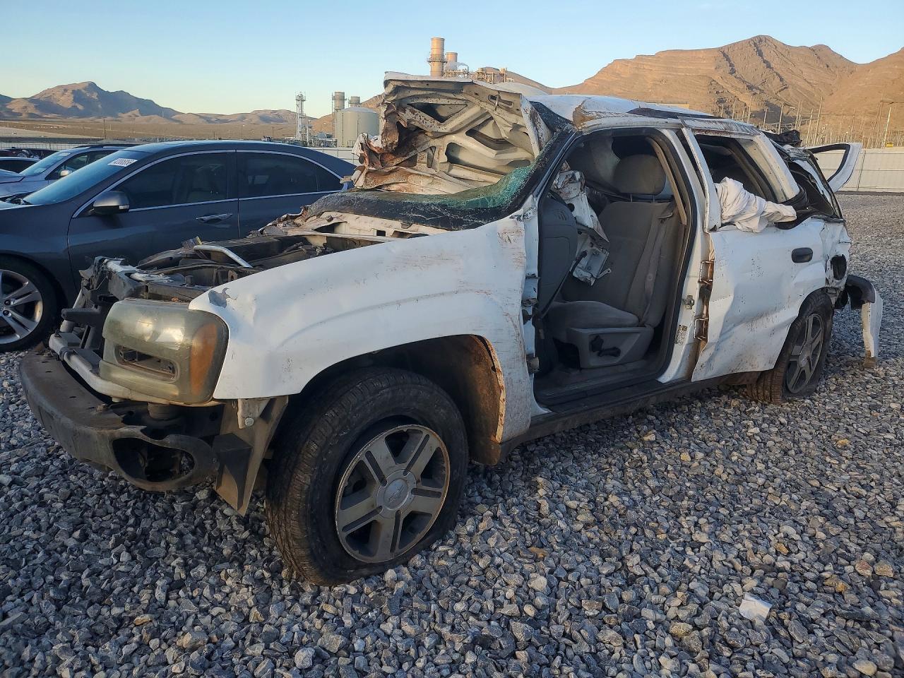 Salvage Chevrolet Trailblaze Image