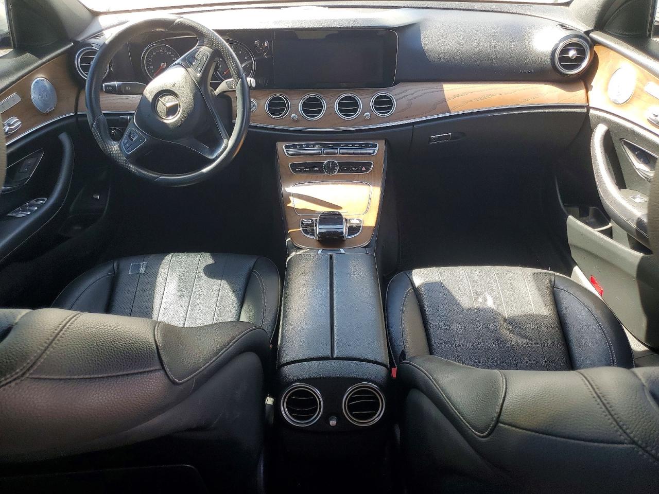 Mercedes-Benz E-Class 300