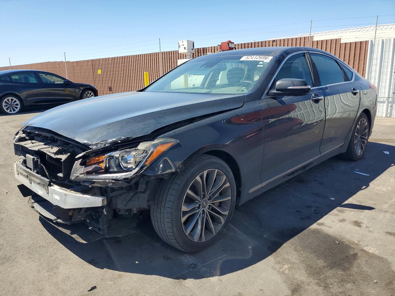 Salvage Hyundai Genesis Image