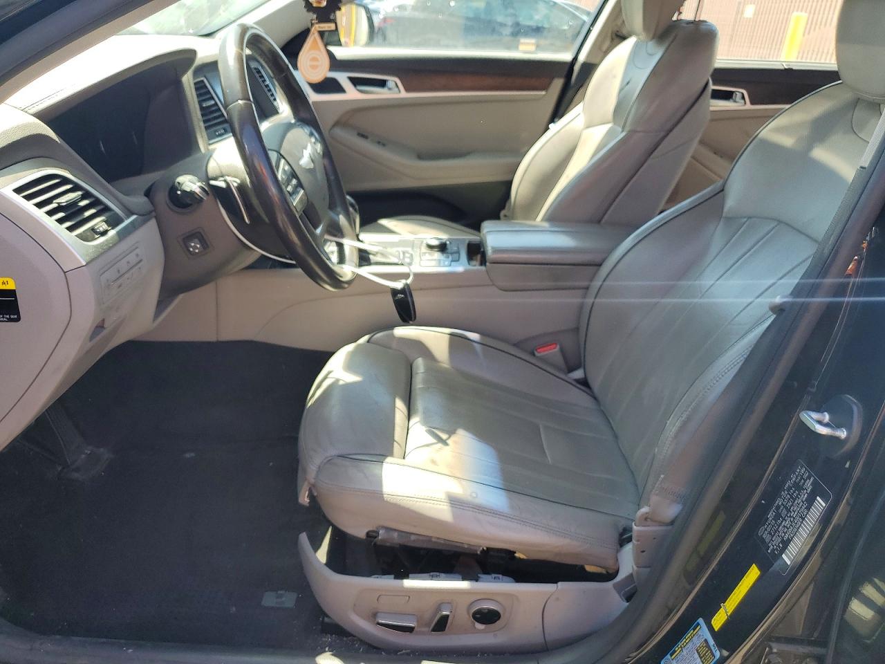 Hyundai Genesis 3.8l