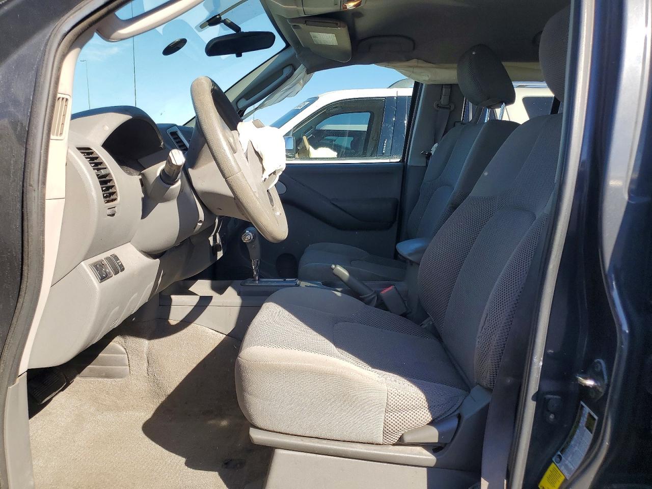 Nissan Frontier Crew Cab Se