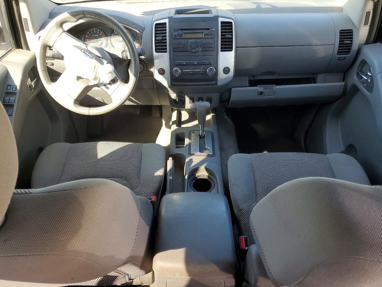 Nissan Frontier Crew Cab Se