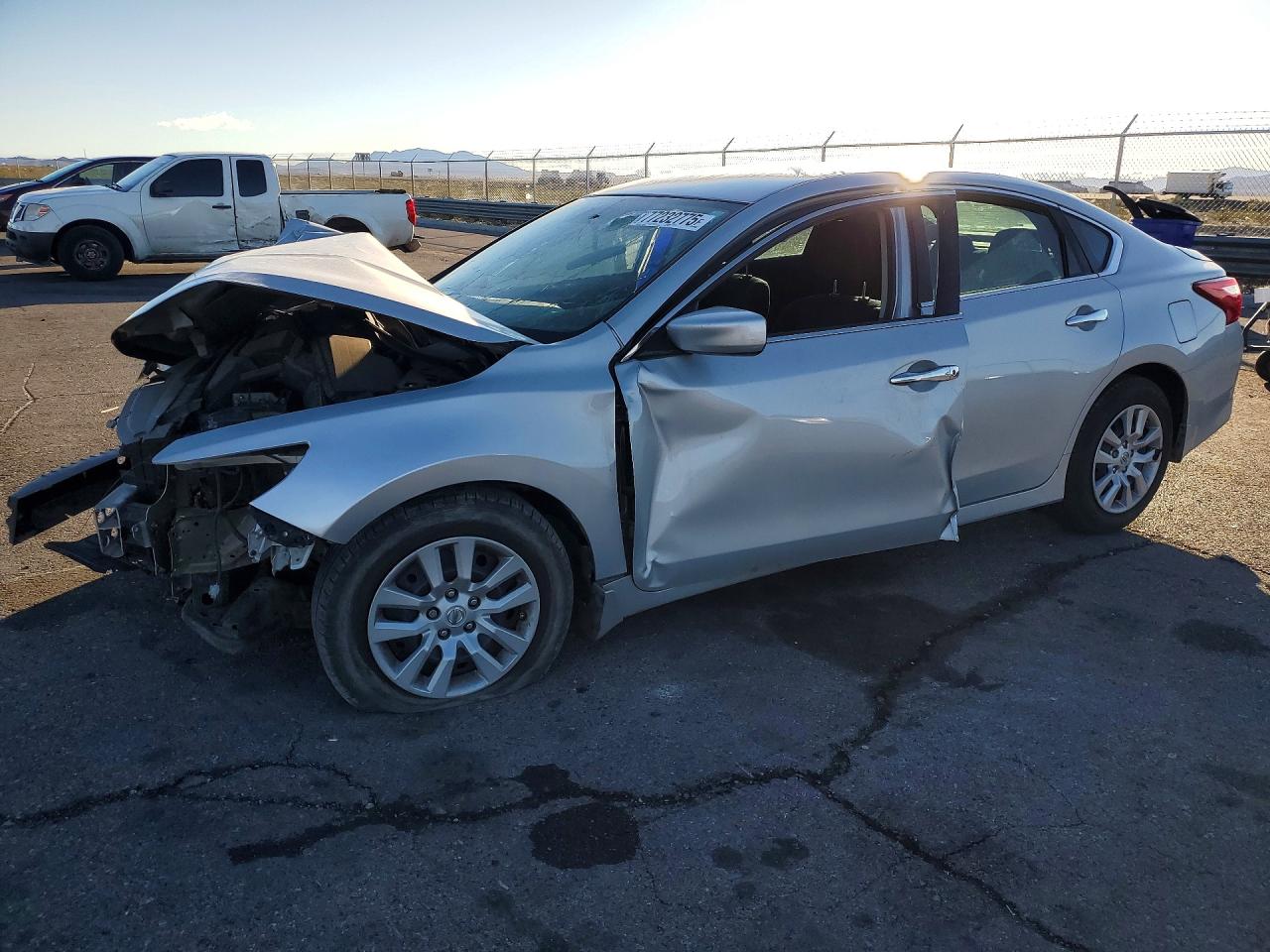 Salvage Nissan Altima Image