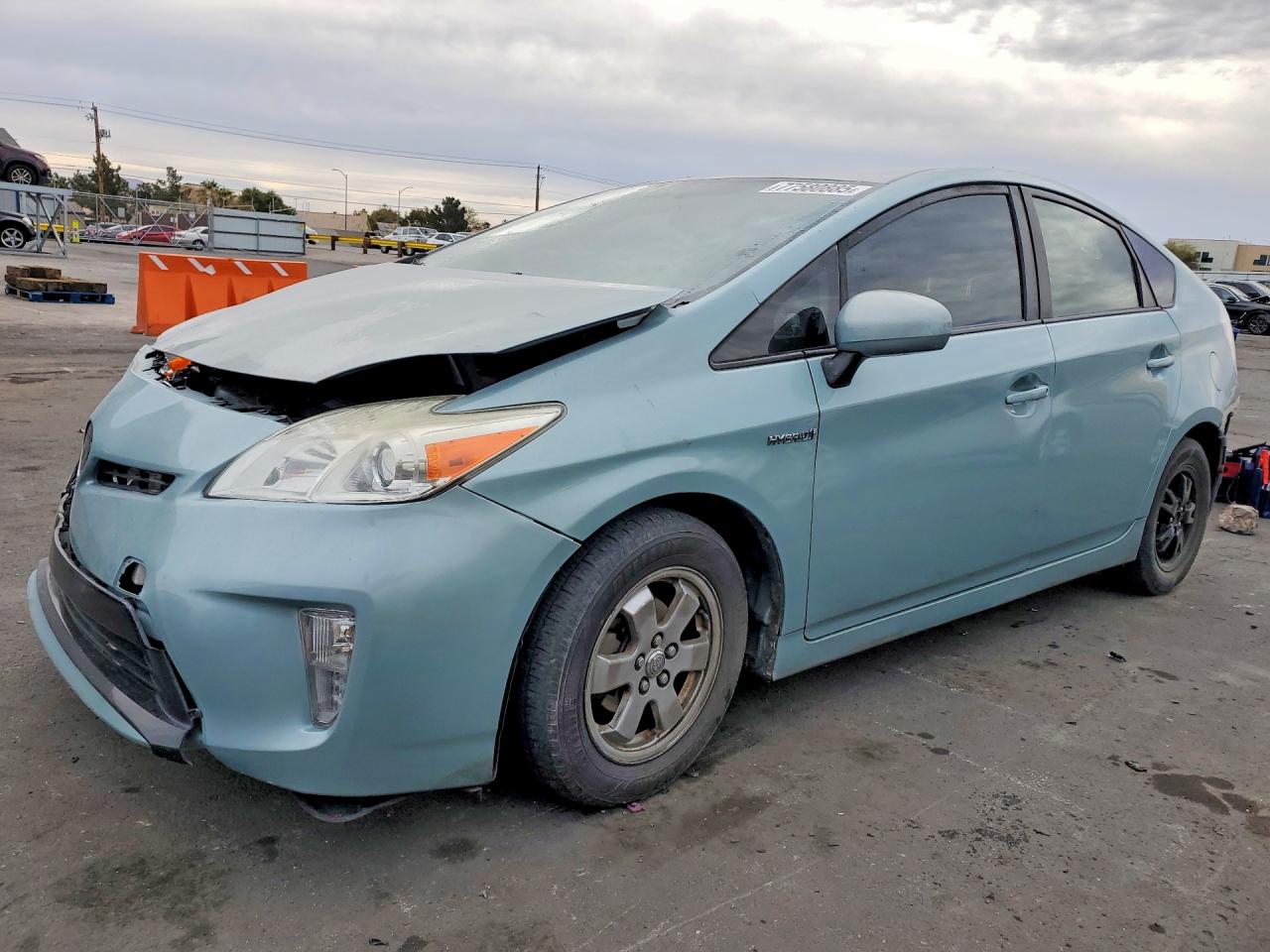 Salvage Toyota Prius Image