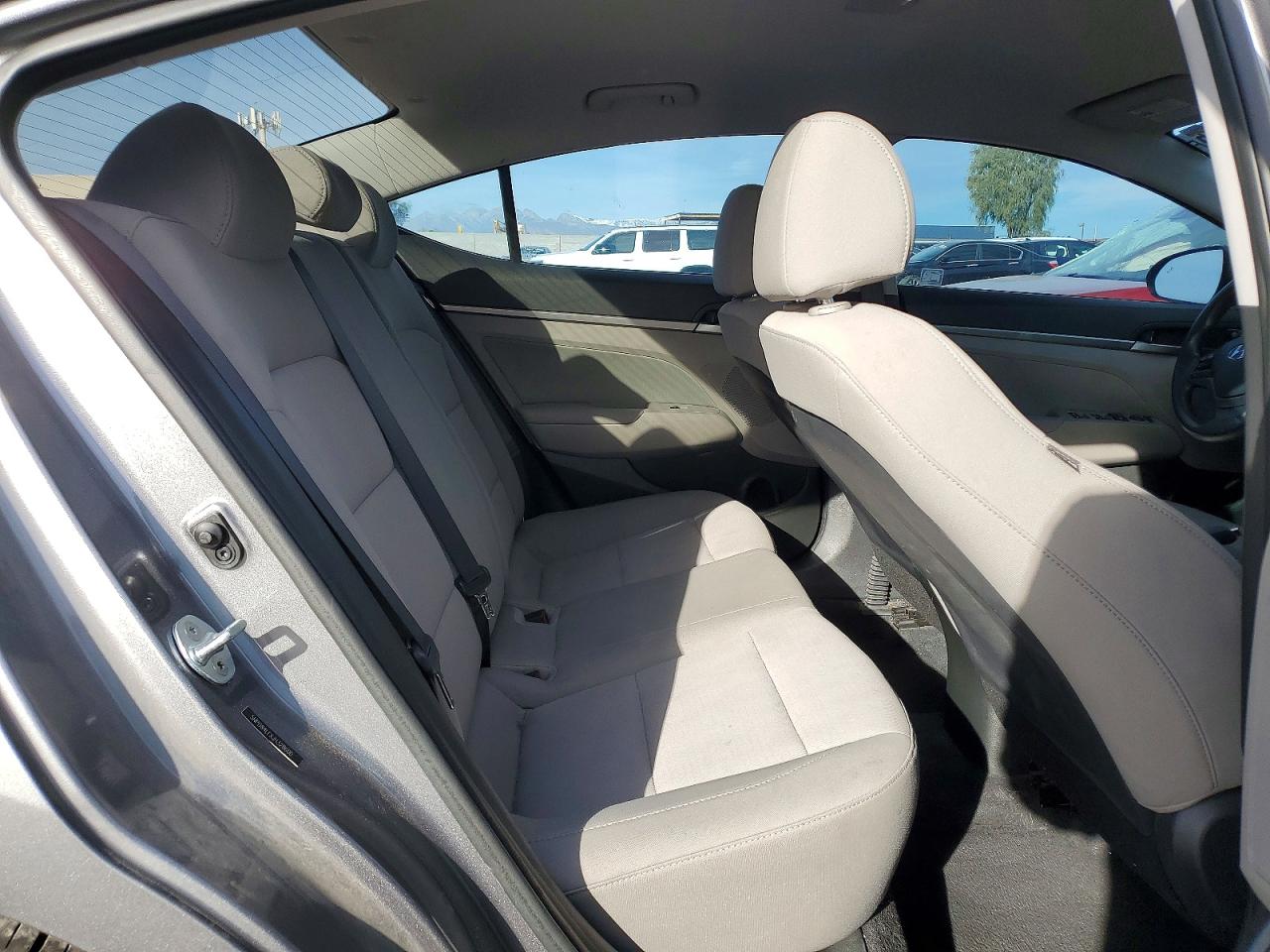 Hyundai ELANTRA Sel