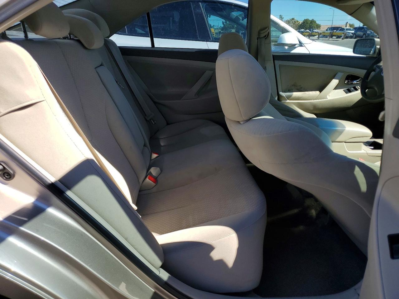 Toyota Camry Le V6