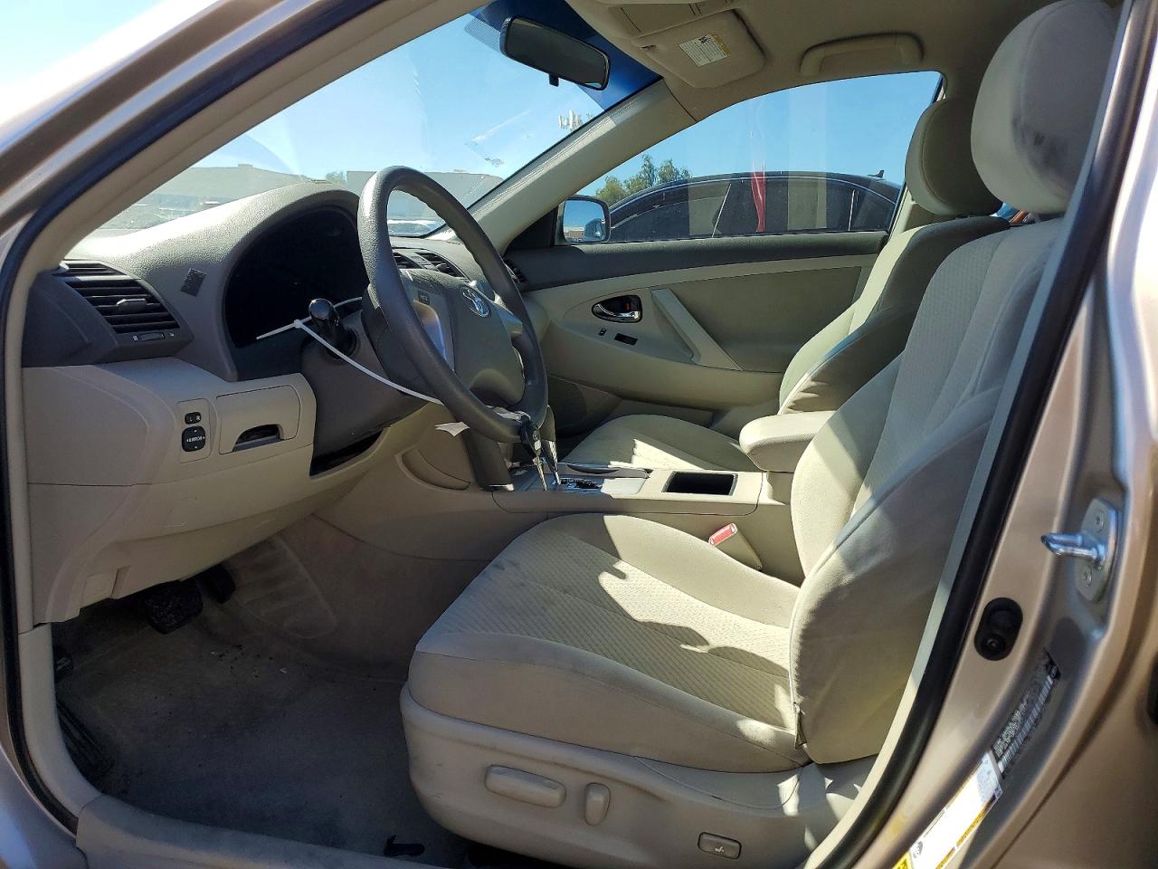 Toyota Camry Le V6
