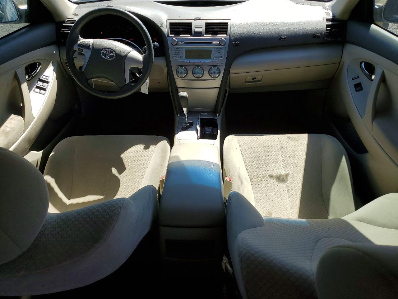 Toyota Camry Le V6