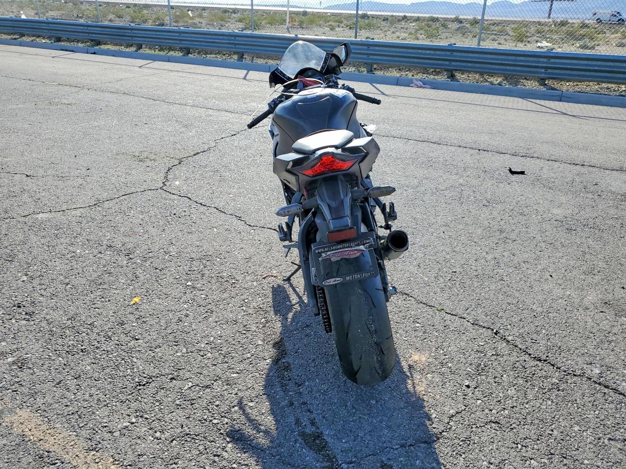 Kawasaki Zx1002 L