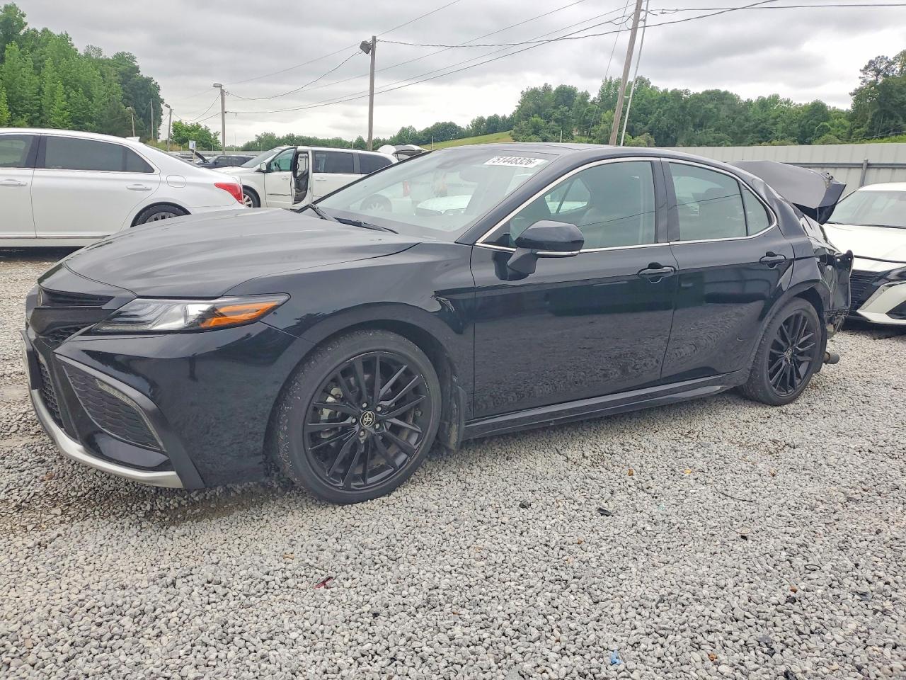Salvage Toyota Camry Image