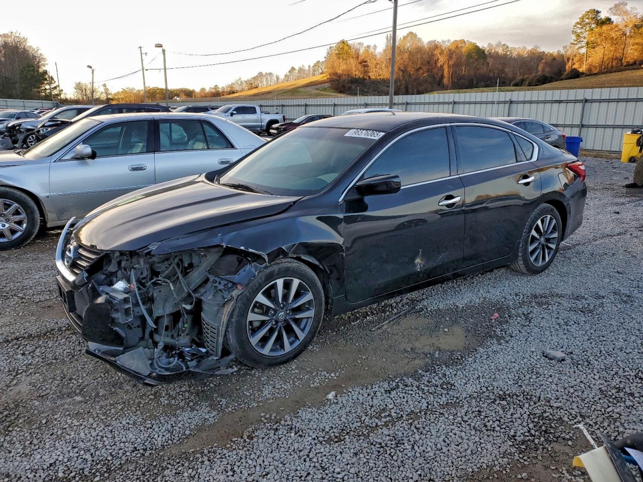 Salvage Nissan Altima Image