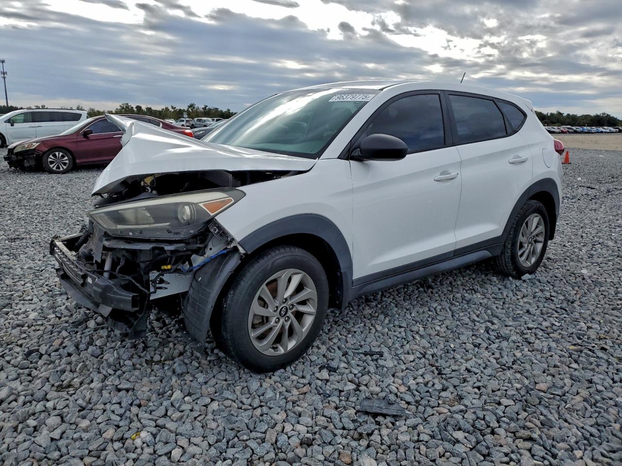 Salvage Hyundai TUCSON Image