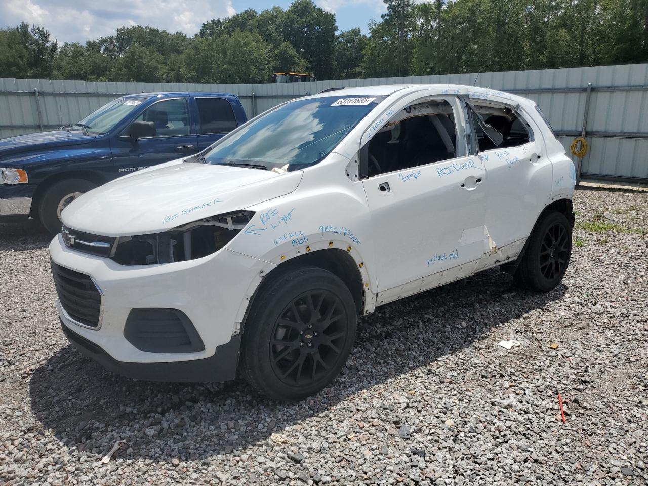Salvage Chevrolet Trax Image
