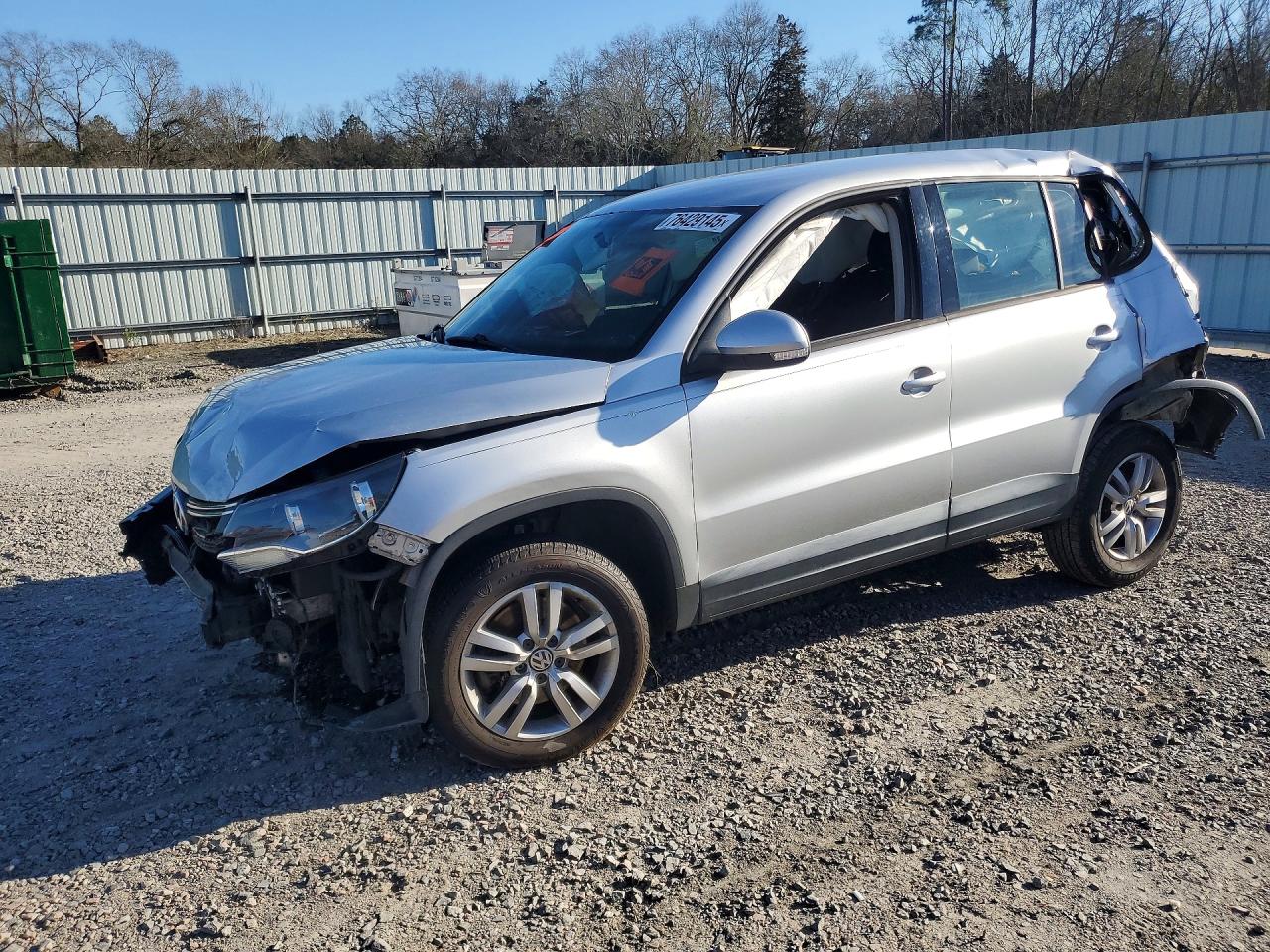 Salvage Volkswagen Tiguan Image