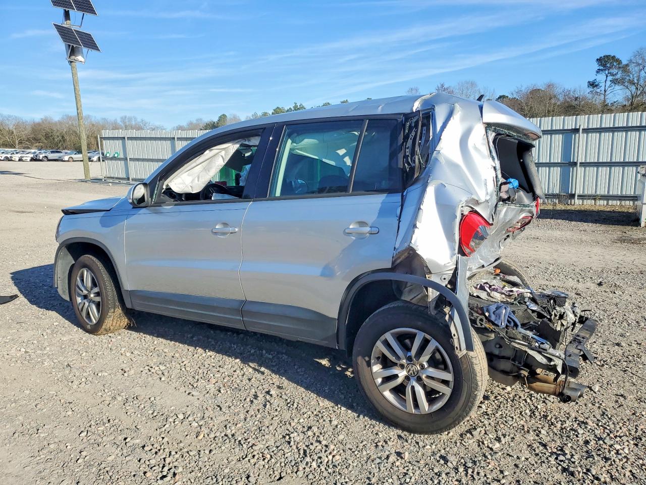 Volkswagen Tiguan S